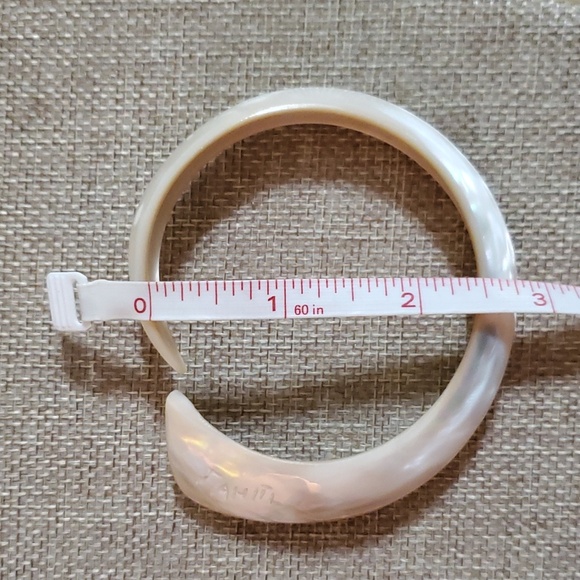 Genuine Mother of Pearl Bracelet - Picture 6 of 6